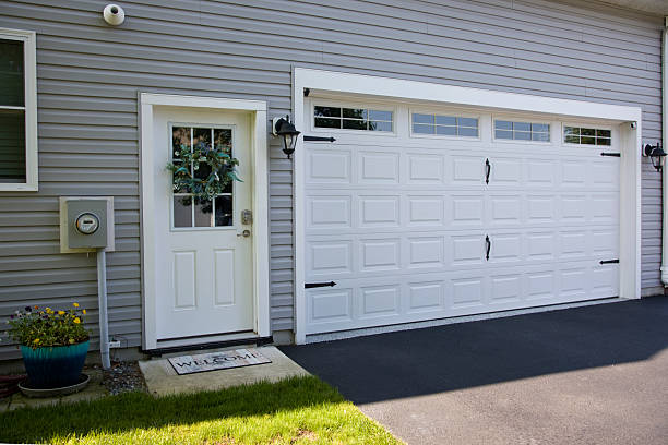 24/7 Emergency Garage Door Panel Replacement experts in Evans City, PA